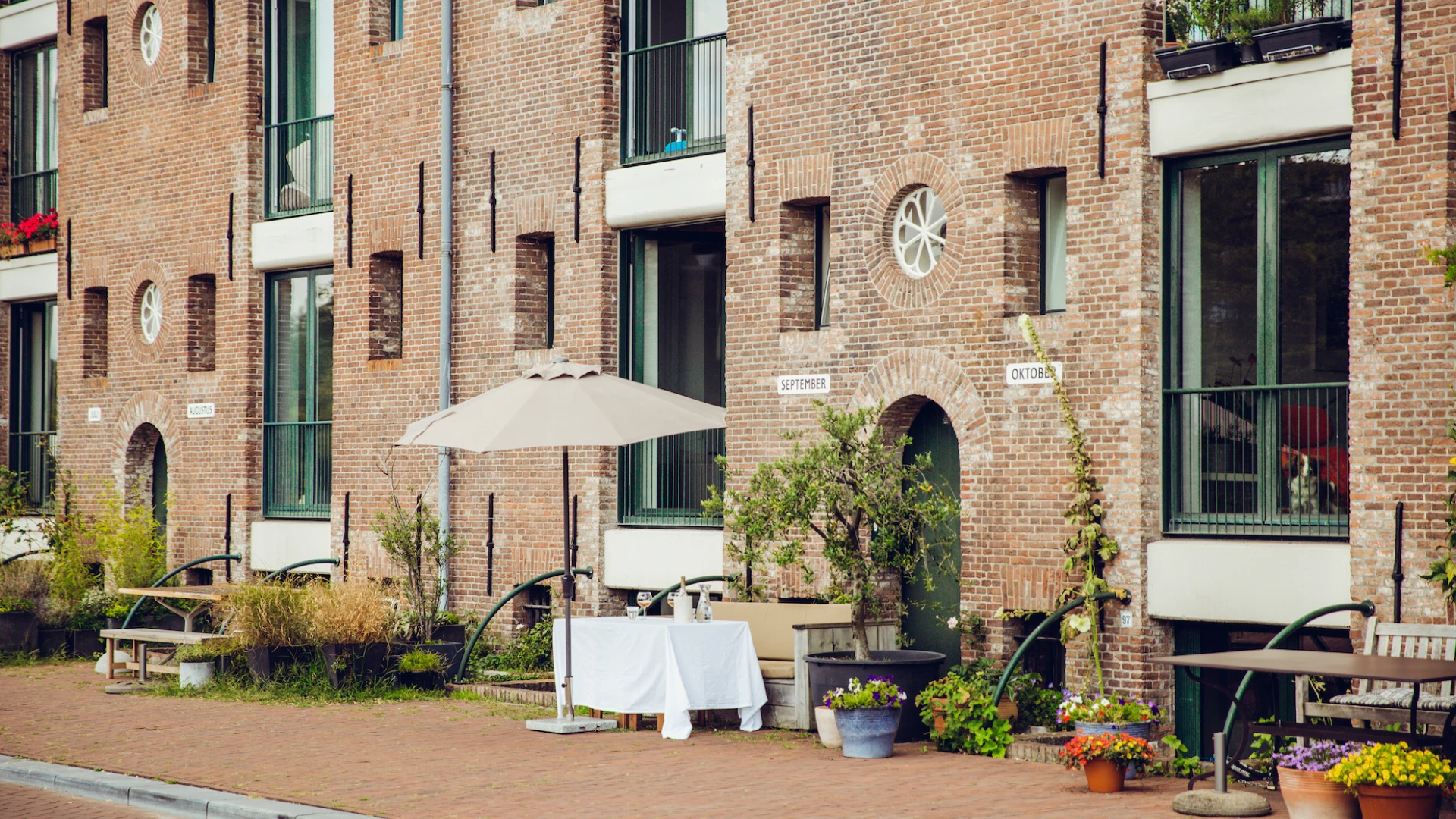 Diensten van een makelaar in de Plantagebuurt van Amsterdam