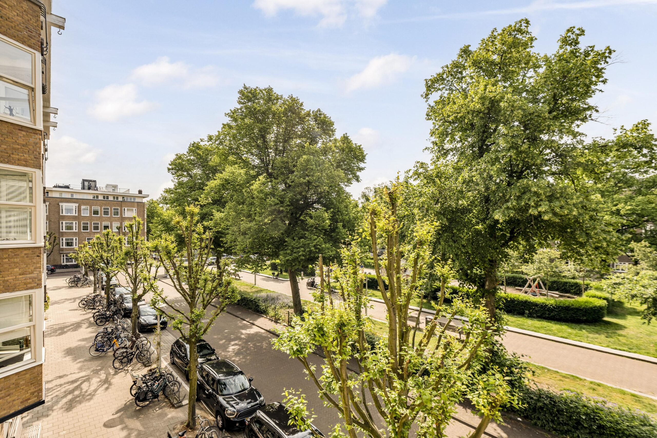 Van Tuyll van Serooskerkenweg 146 2 in AMSTERDAM-7