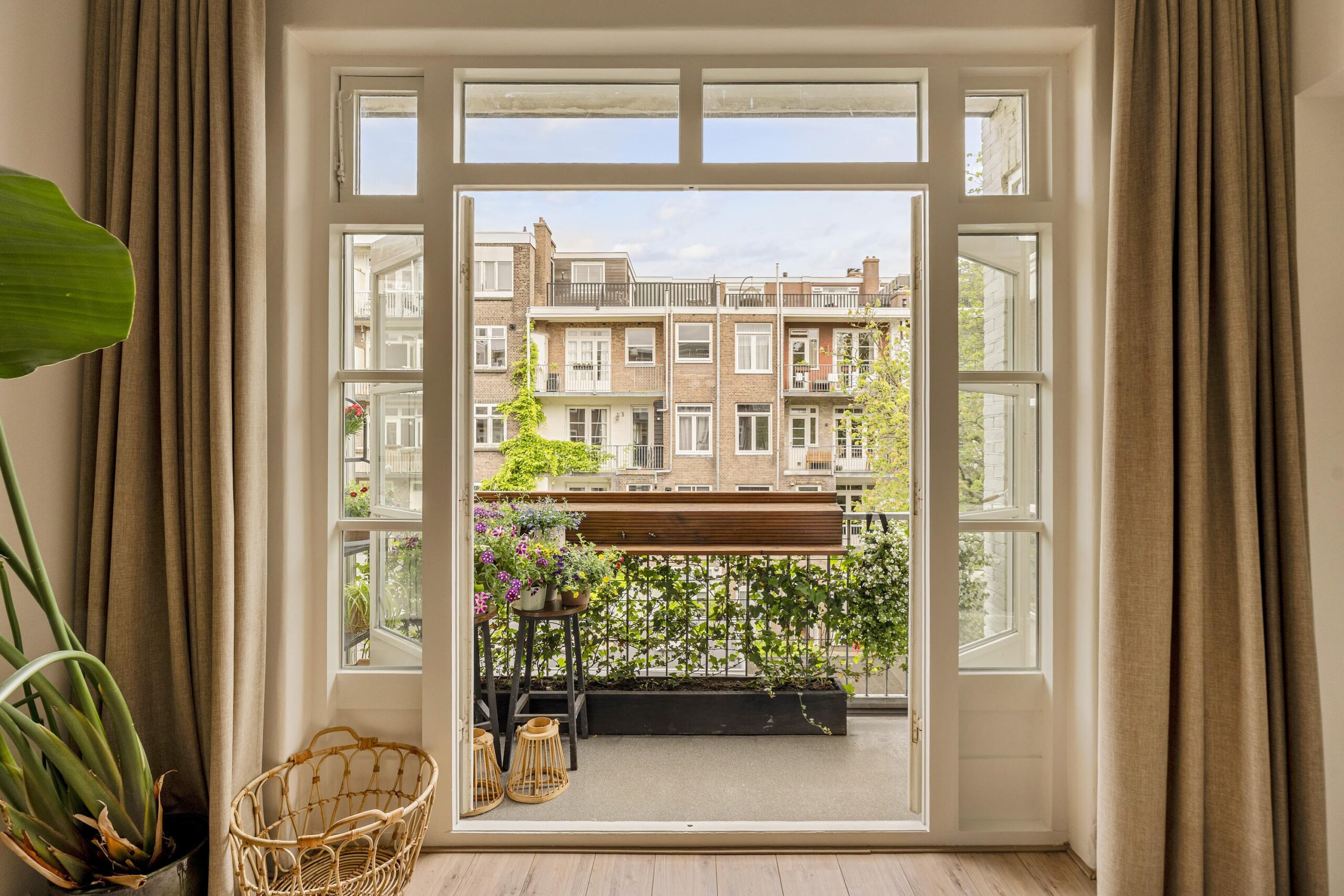 Van Tuyll van Serooskerkenweg 146 2 in AMSTERDAM-3