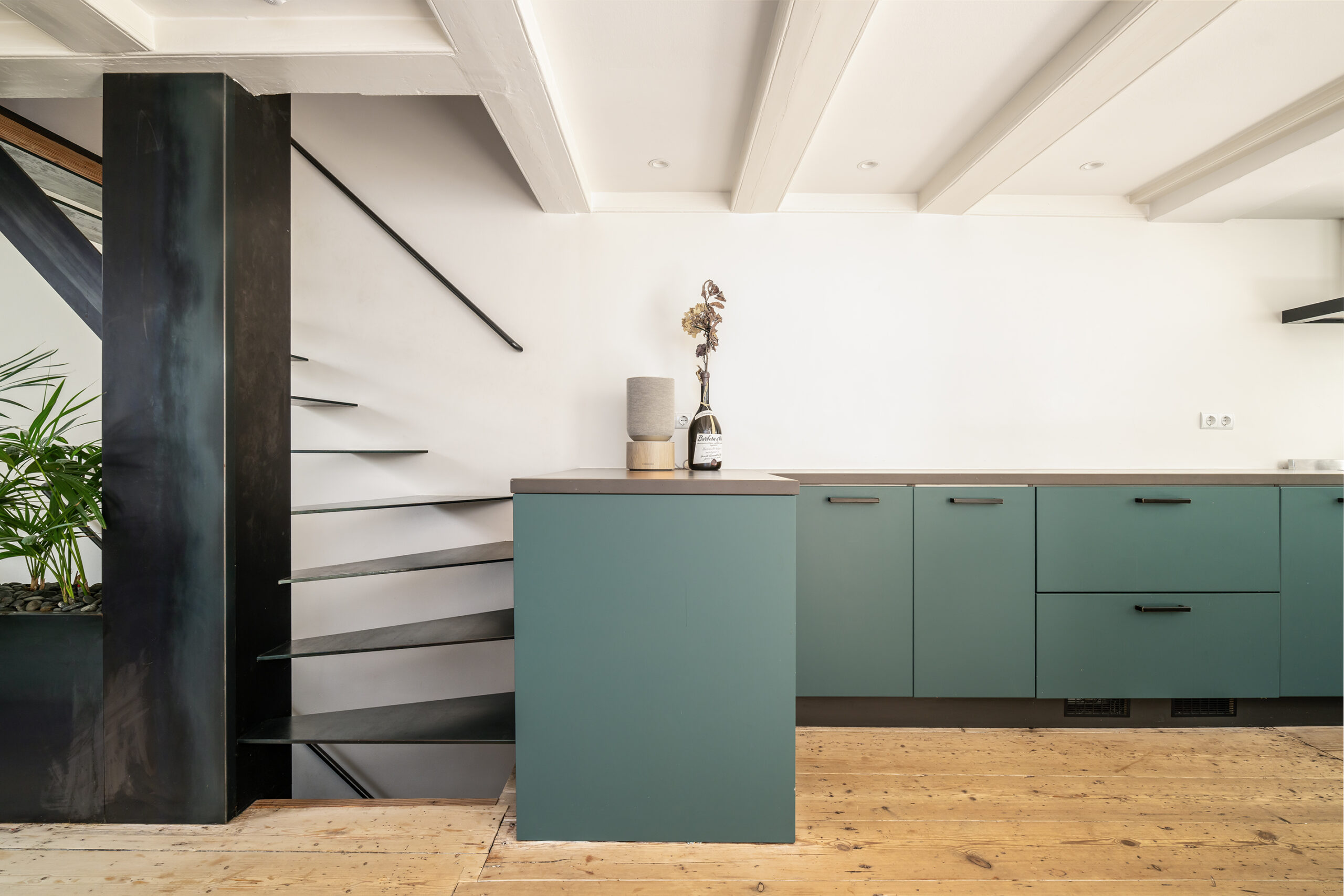 Nieuwe Looiersstraat 74 in AMSTERDAM-8