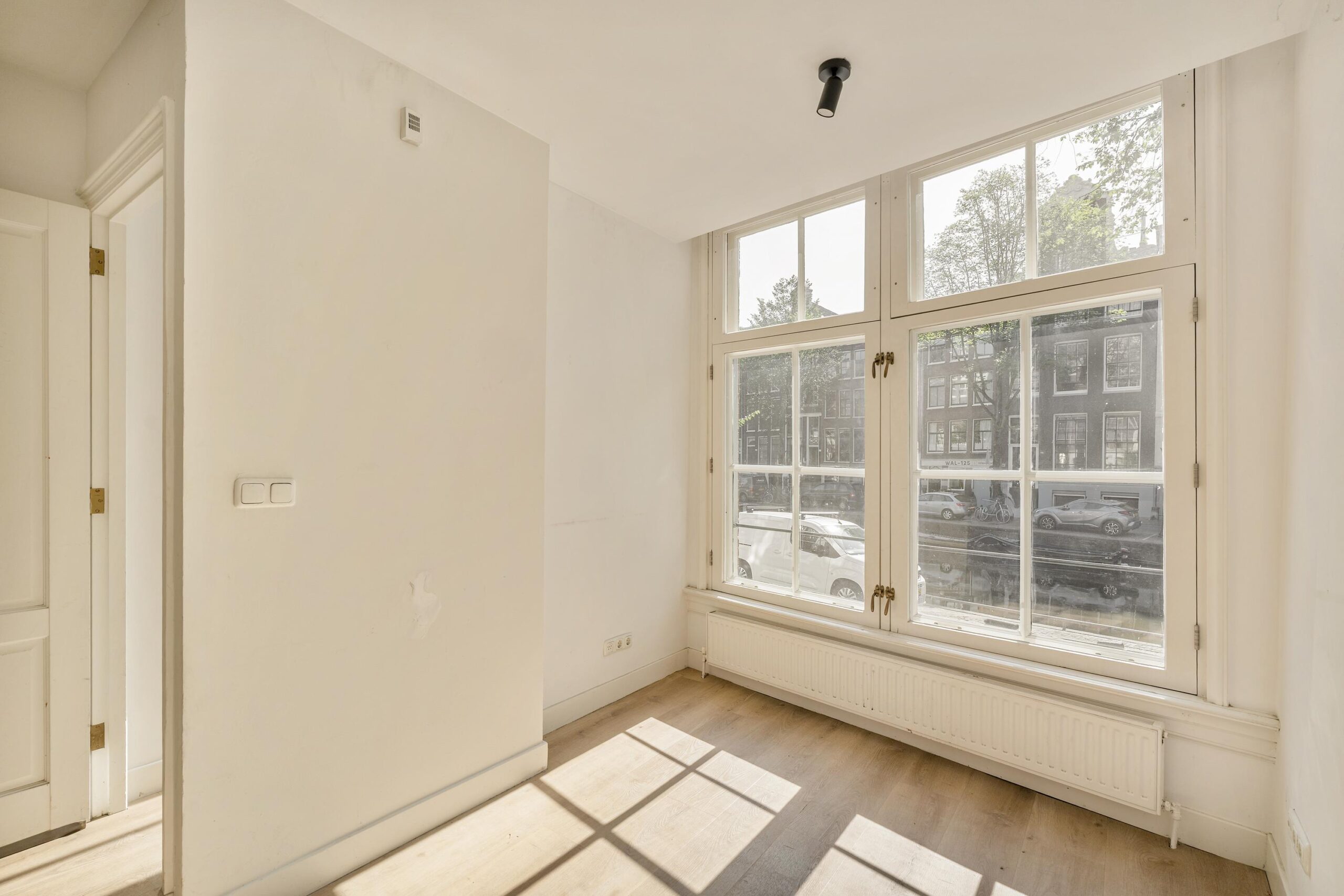 Oudezijds Voorburgwal 194 A in AMSTERDAM-6
