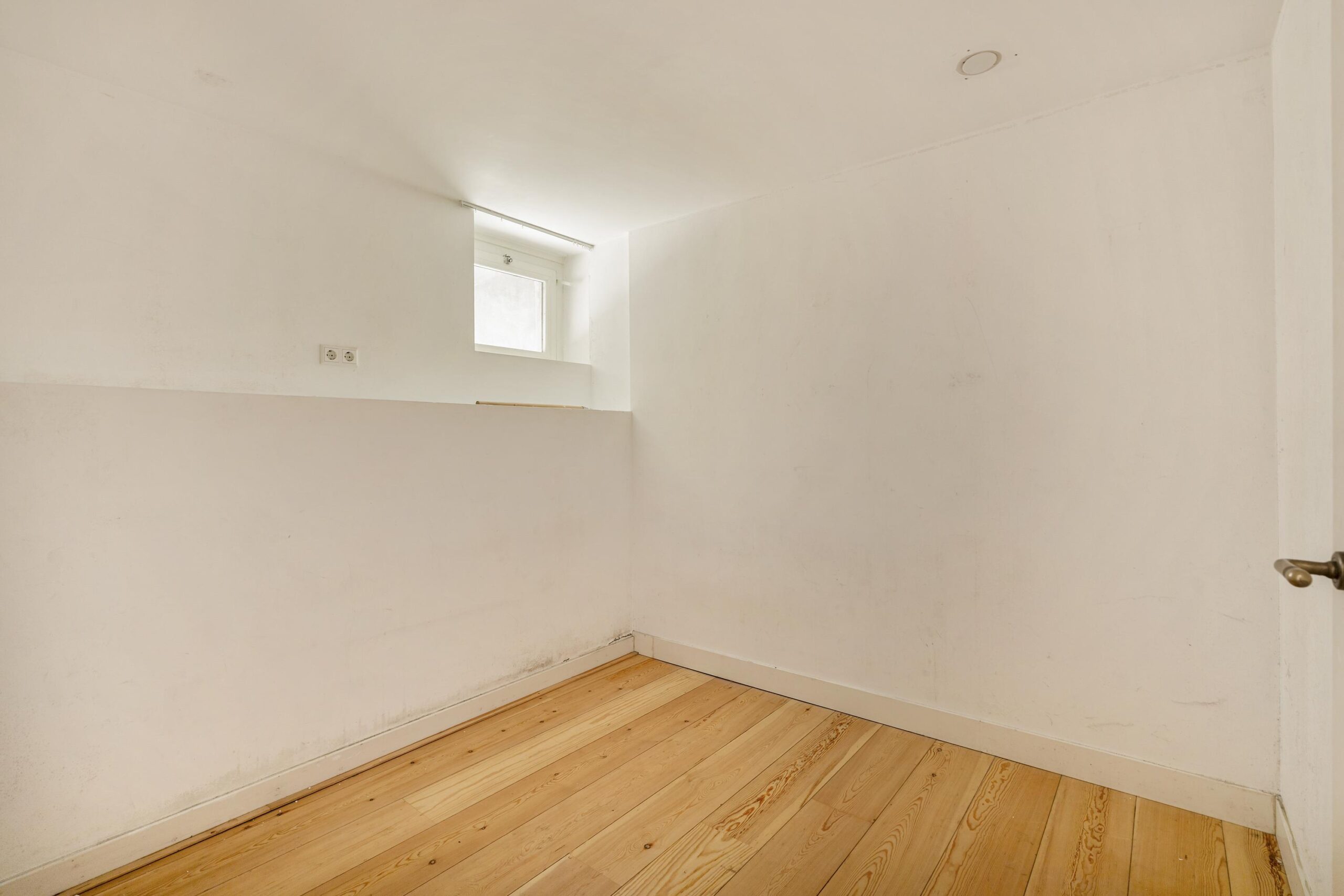 Oudezijds Voorburgwal 194 A in AMSTERDAM-16