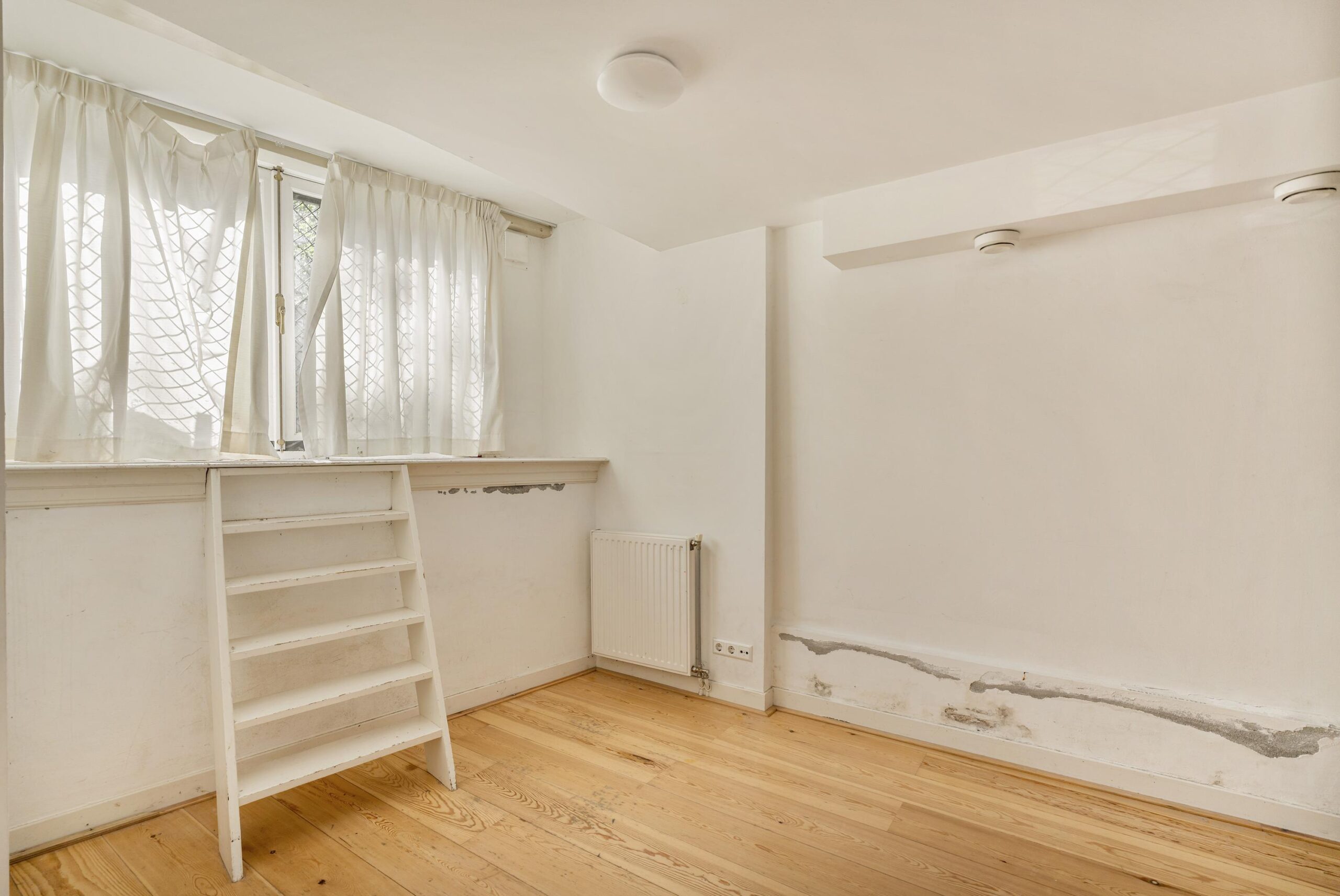 Oudezijds Voorburgwal 194 A in AMSTERDAM-19