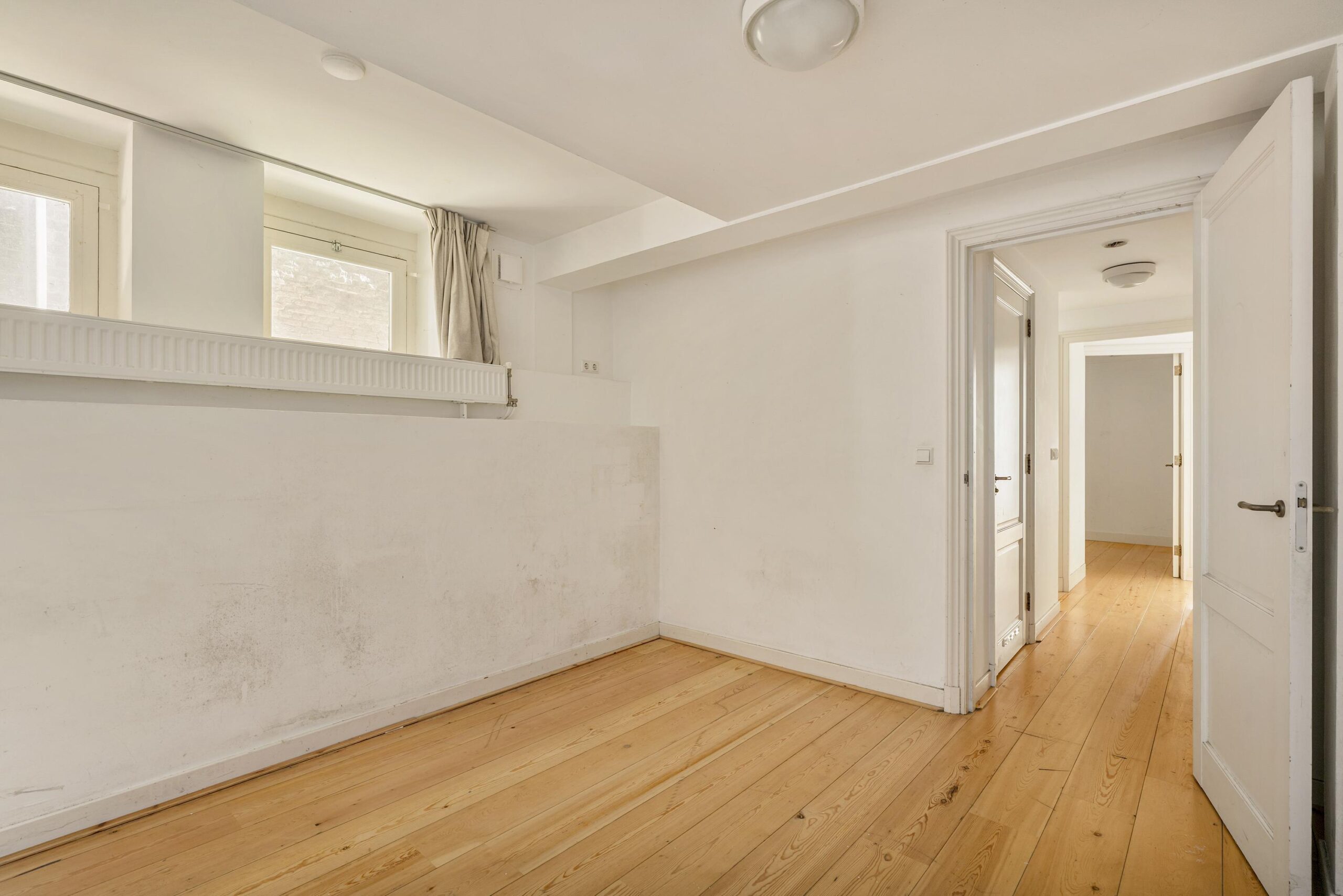 Oudezijds Voorburgwal 194 A in AMSTERDAM-23