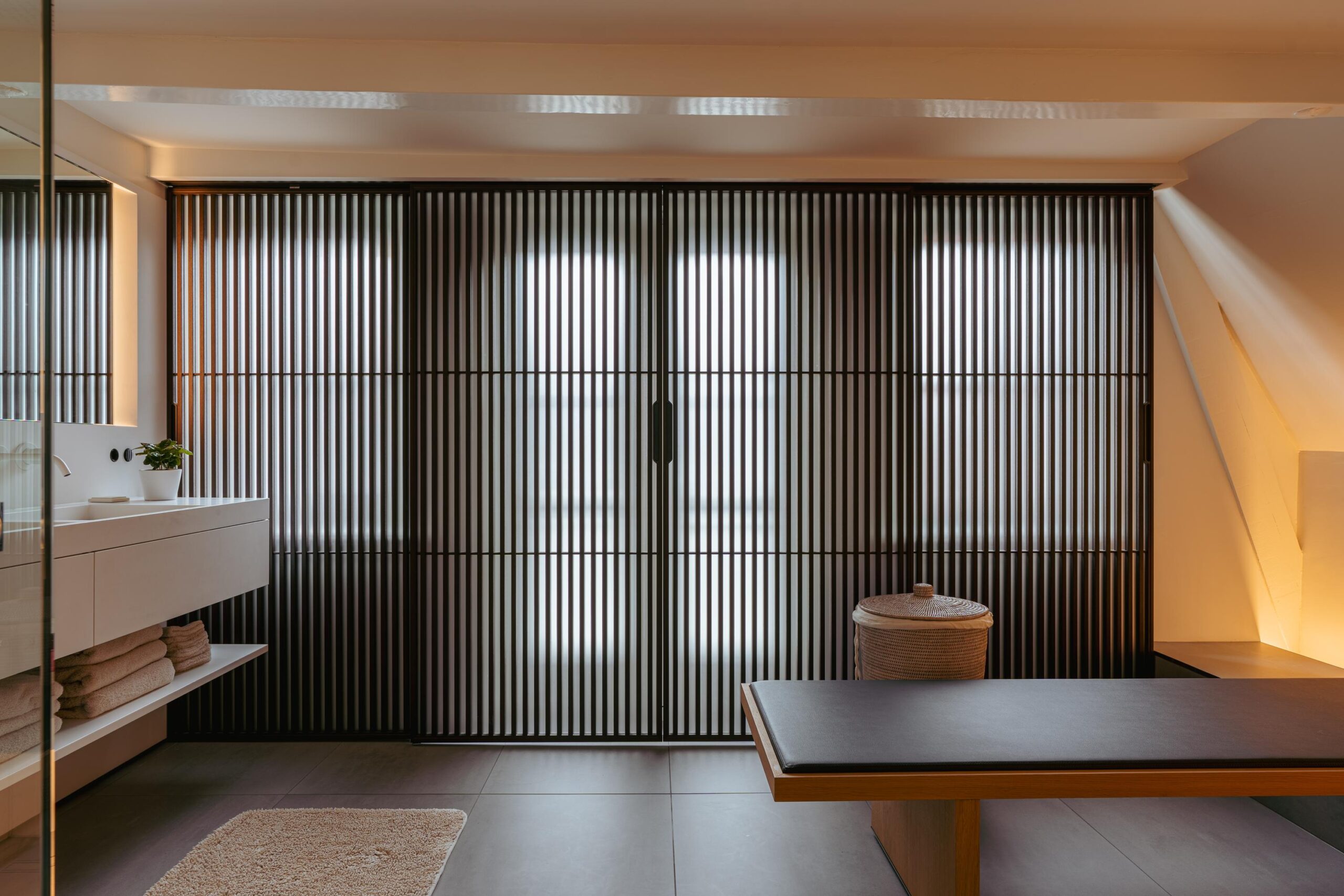 Blauwburgwal 18 H in AMSTERDAM-46