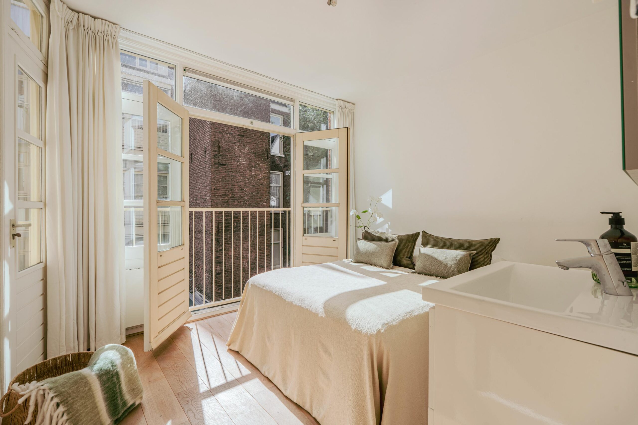 Nieuwe Looiersstraat 68 2 in AMSTERDAM-13