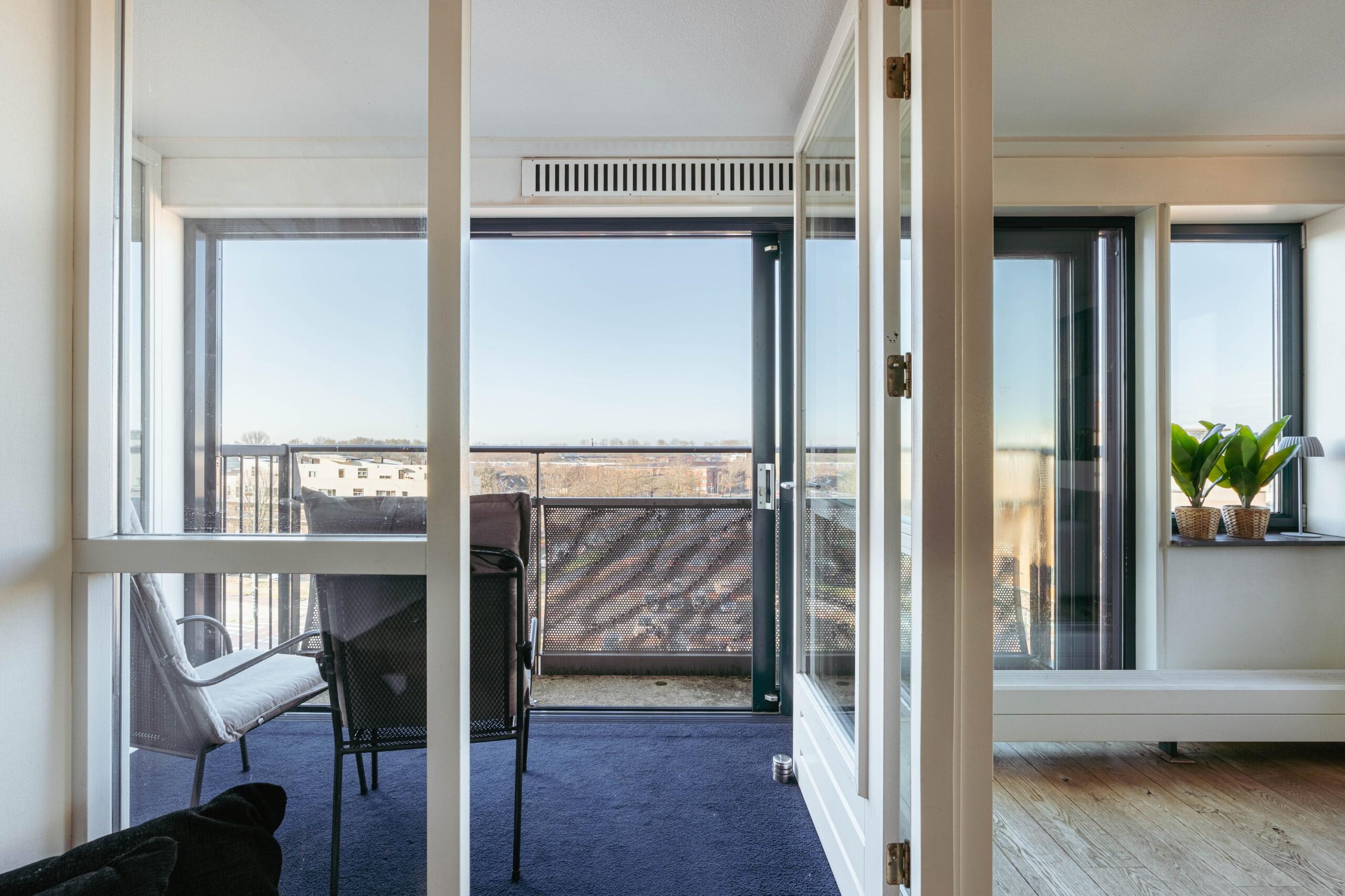 Hageland 122 in AMSTERDAM-14