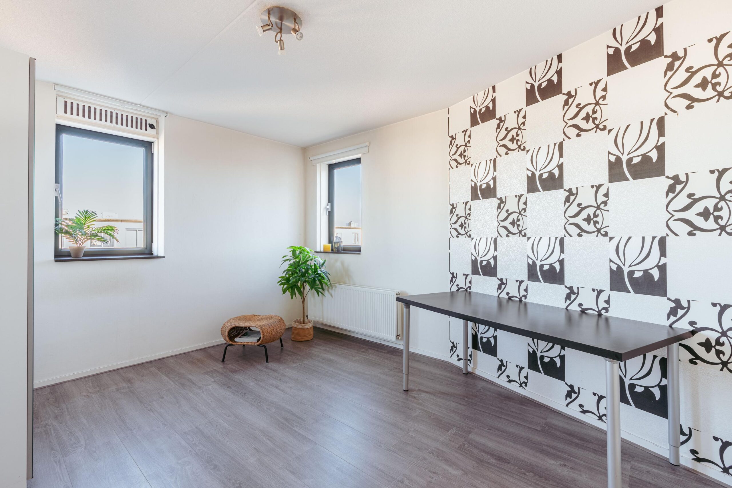 Hageland 122 in AMSTERDAM-21