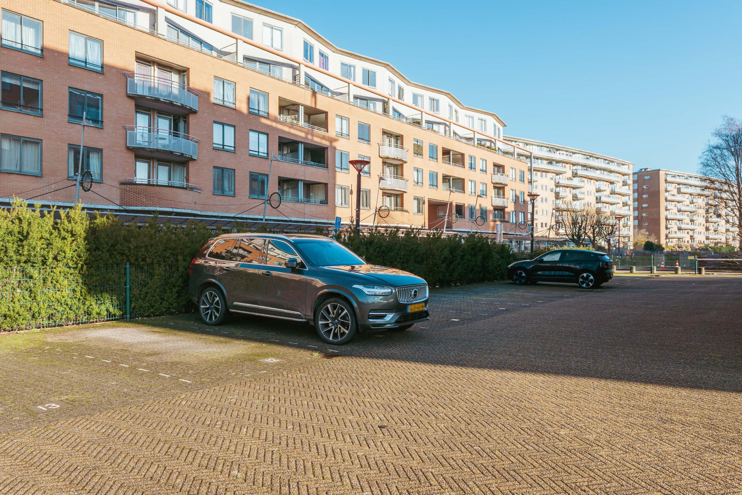 Hageland 122 in AMSTERDAM-24