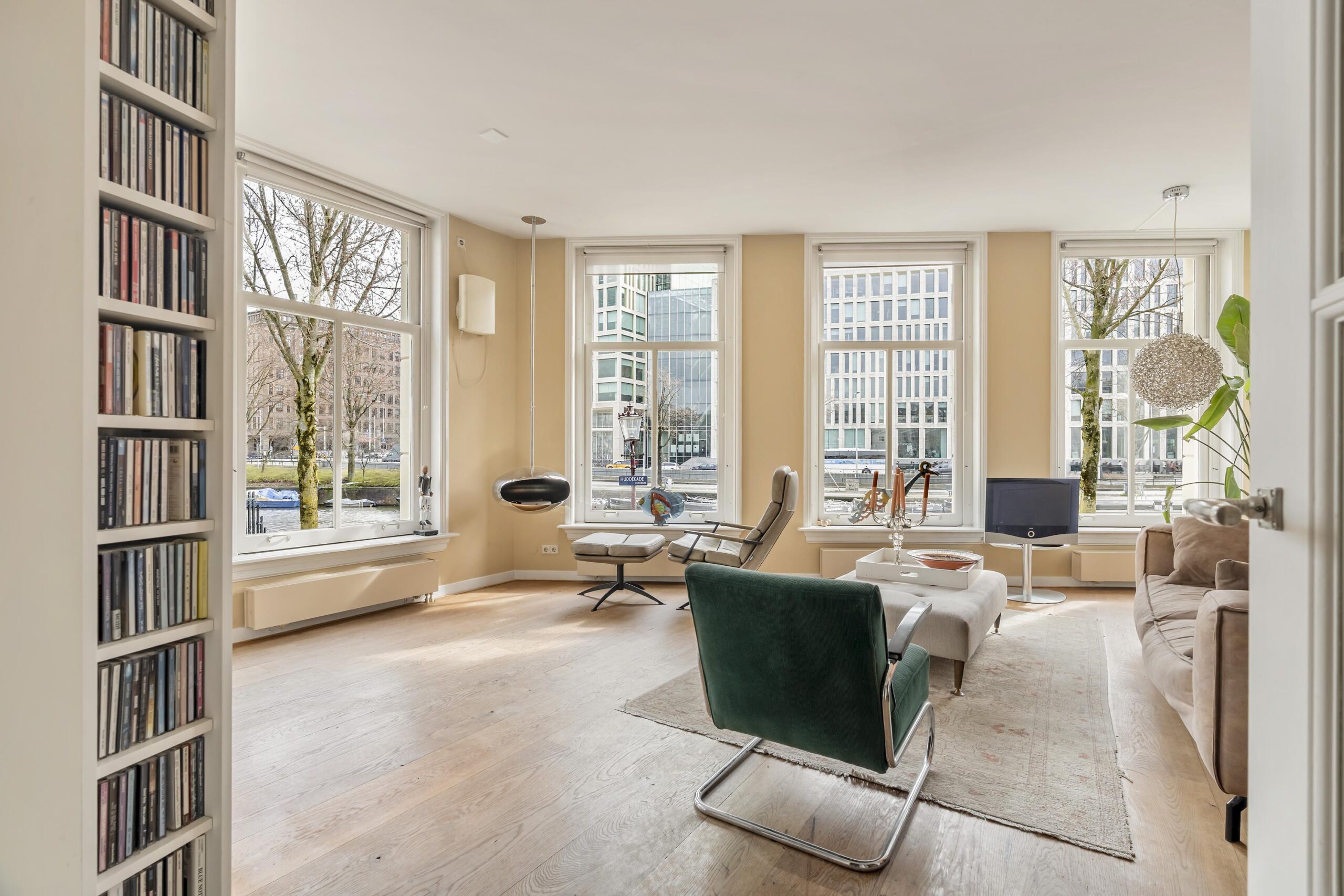 Prof. Tulpstraat 42 in AMSTERDAM-7