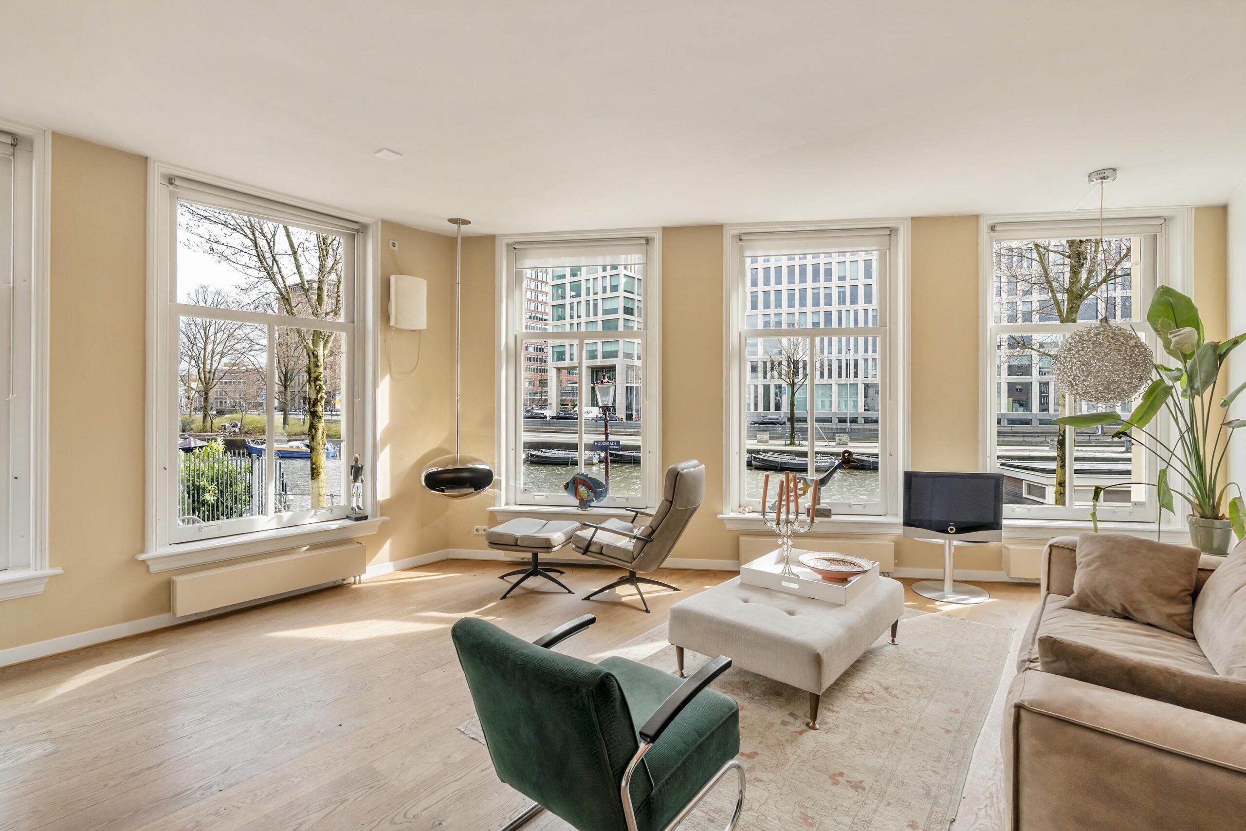 Prof. Tulpstraat 42 in AMSTERDAM-2