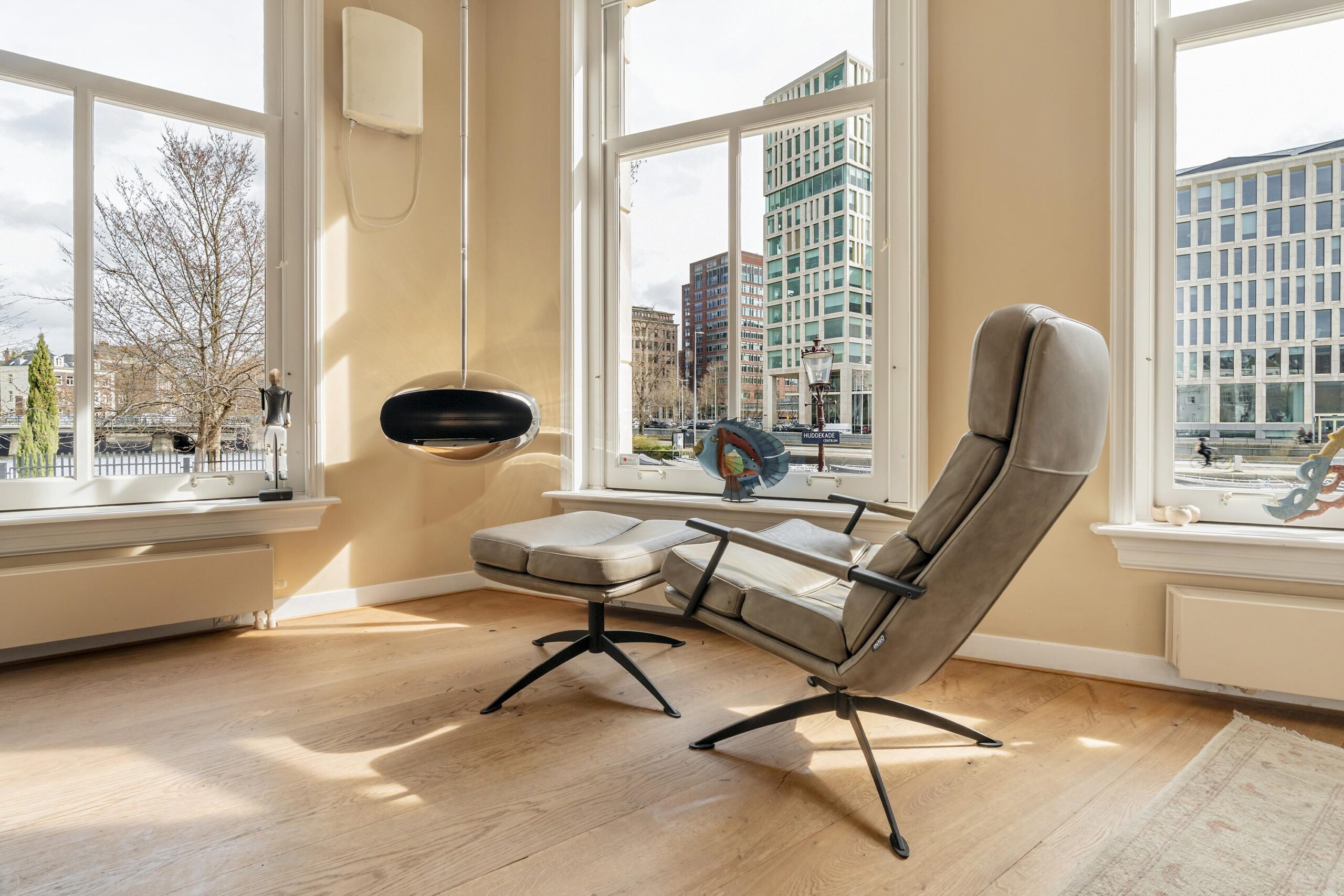 Prof. Tulpstraat 42 in AMSTERDAM-8