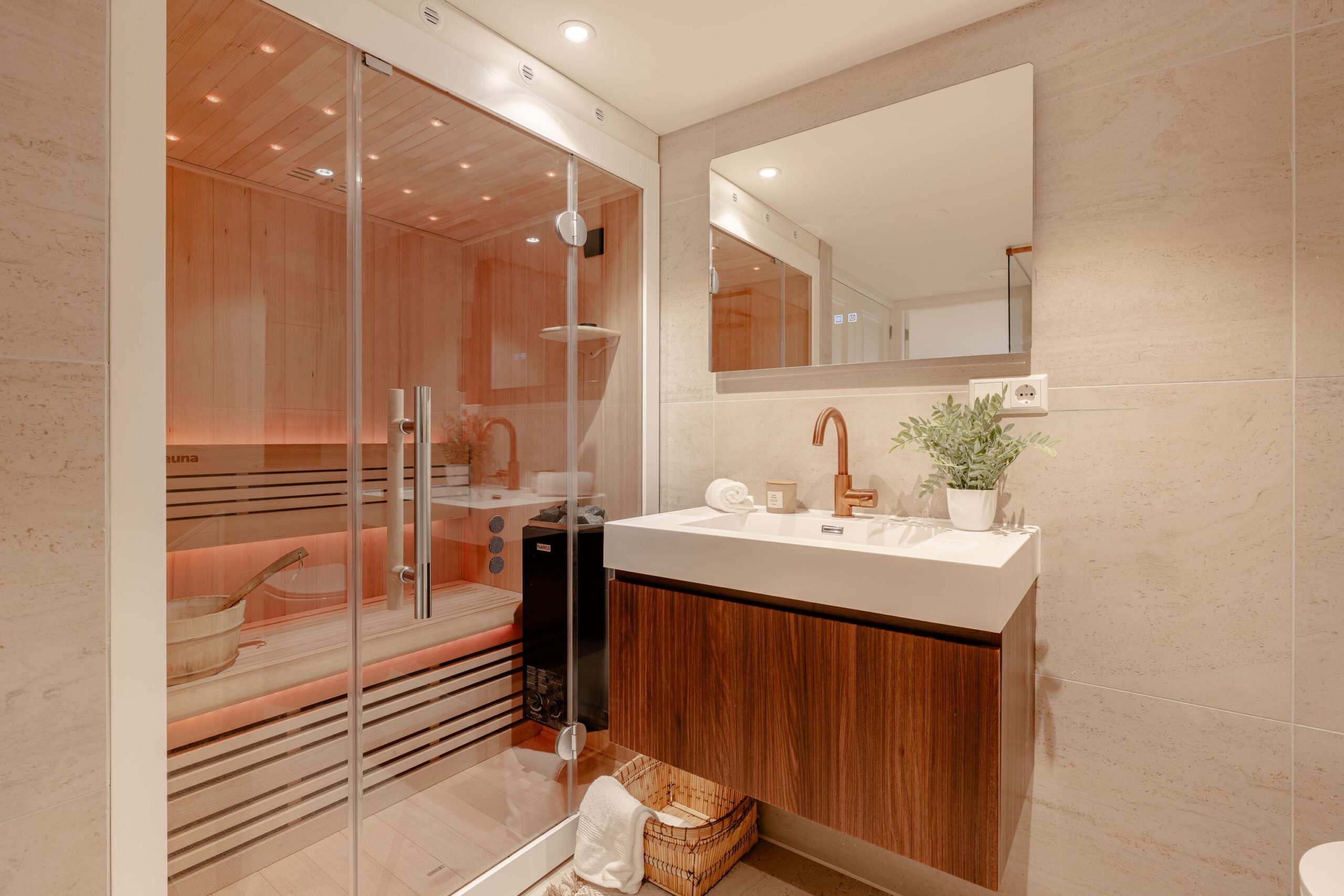 Eerste Helmersstraat 34 in AMSTERDAM-22