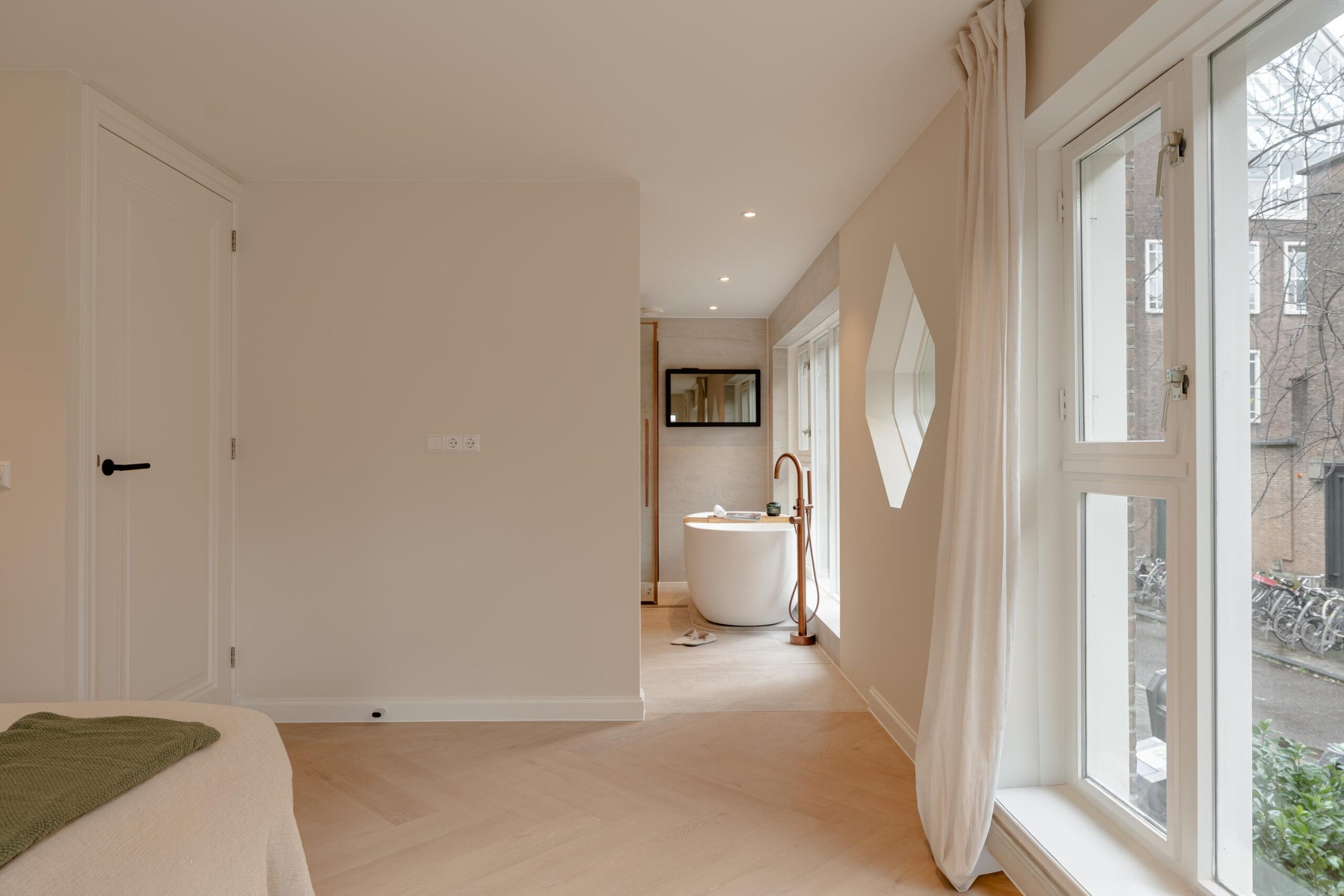 Eerste Helmersstraat 34 in AMSTERDAM-18