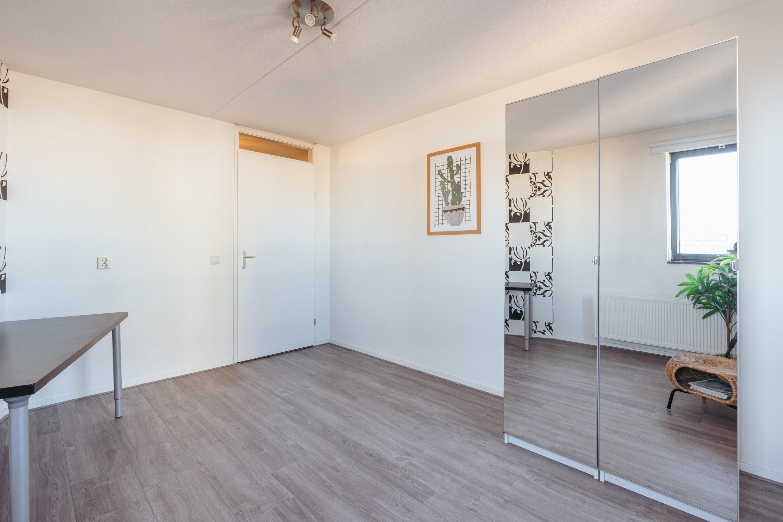 Hageland 122 in AMSTERDAM-23