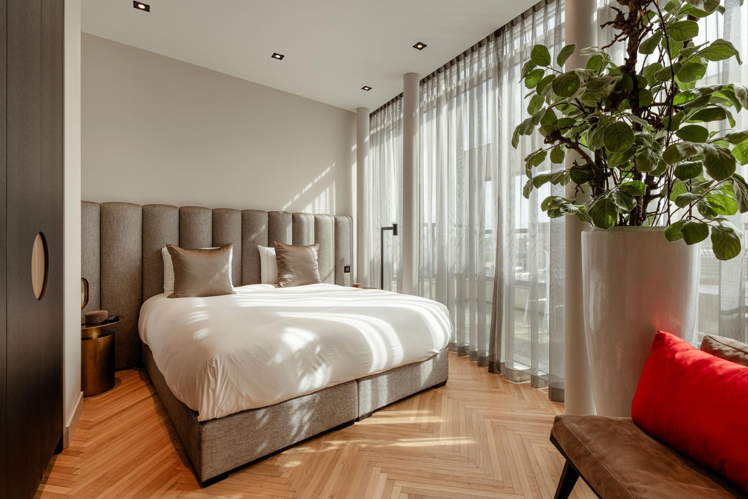 Dam 5 U in AMSTERDAM-25