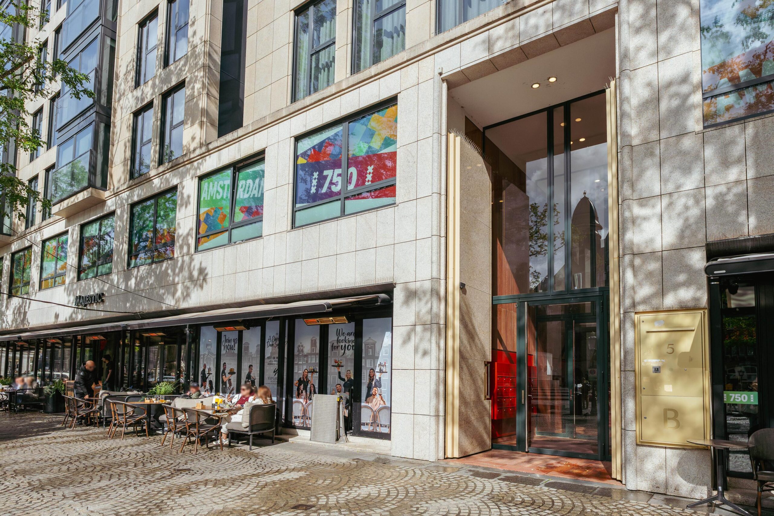 Dam 5 U in AMSTERDAM-34