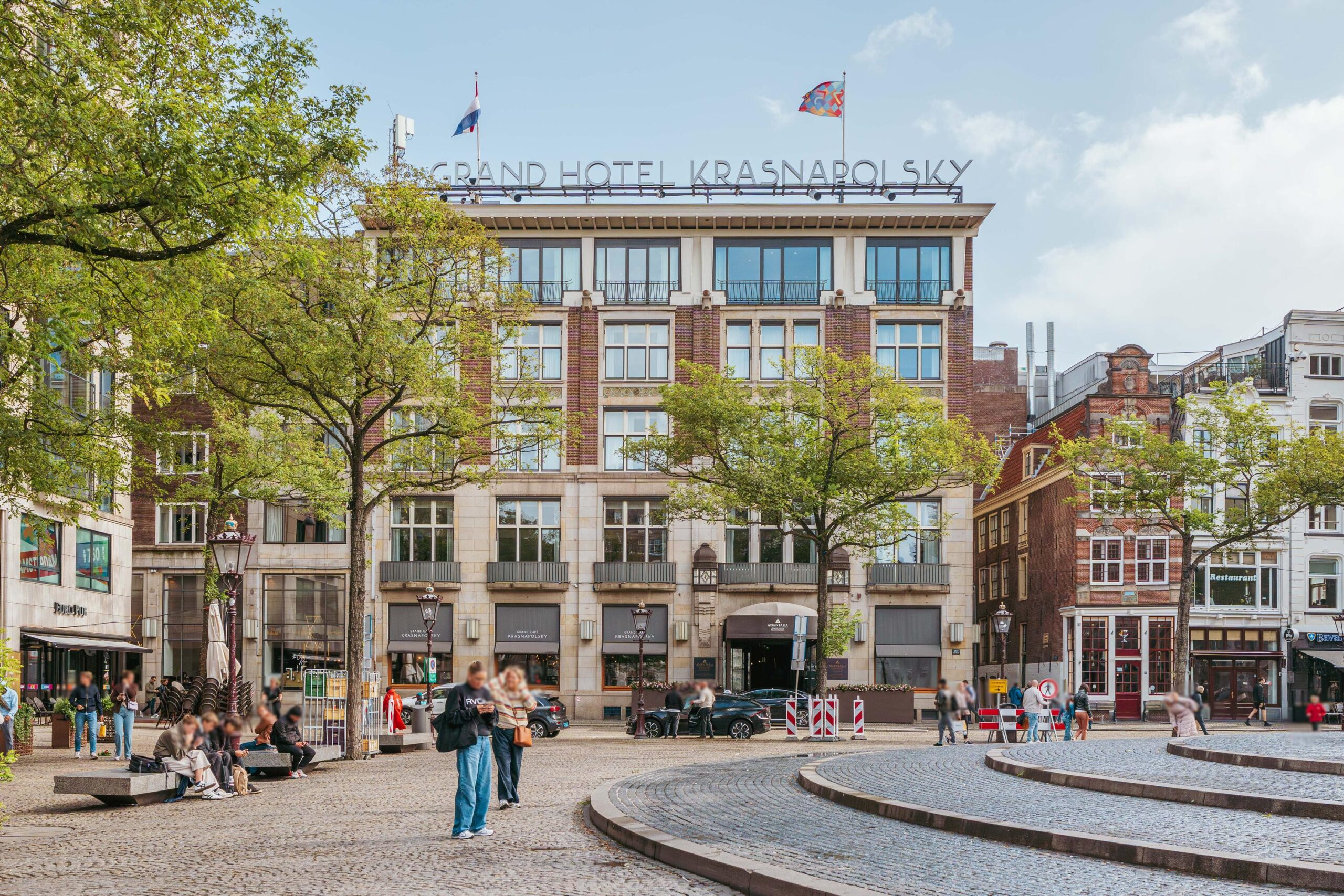 Dam 5 U in AMSTERDAM-38