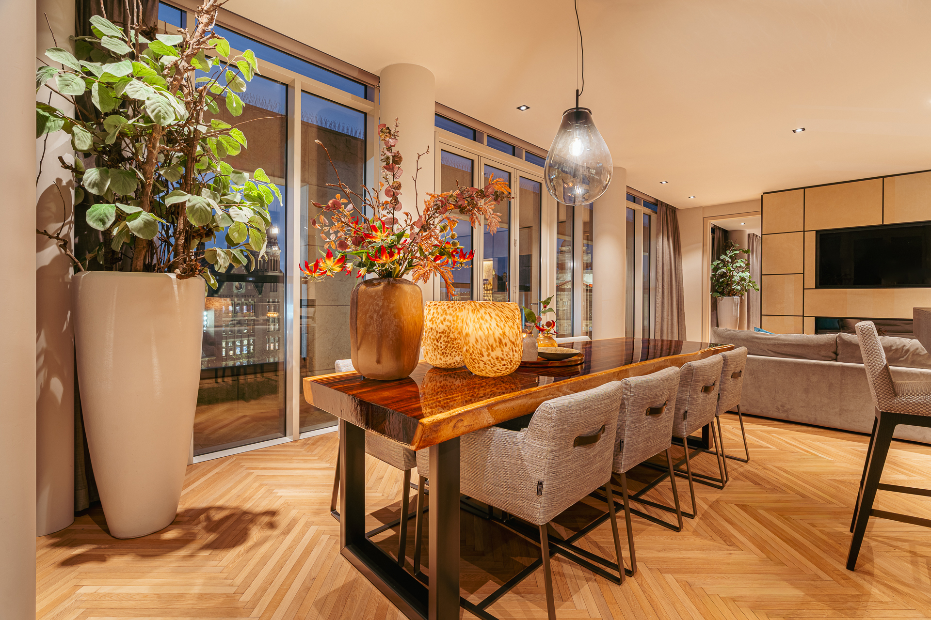 Dam 5 U in AMSTERDAM-3